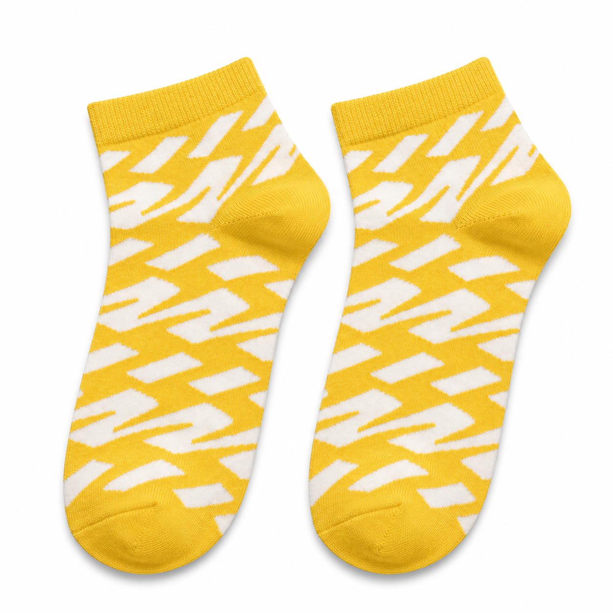 Yellow Geometric Cotton Ankle Socks L3018 Yellow Geometric Cotton Ankle Socks - Image 1